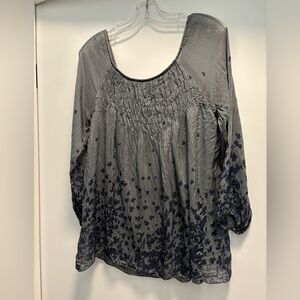 Women's Gray and Blue Floral Top